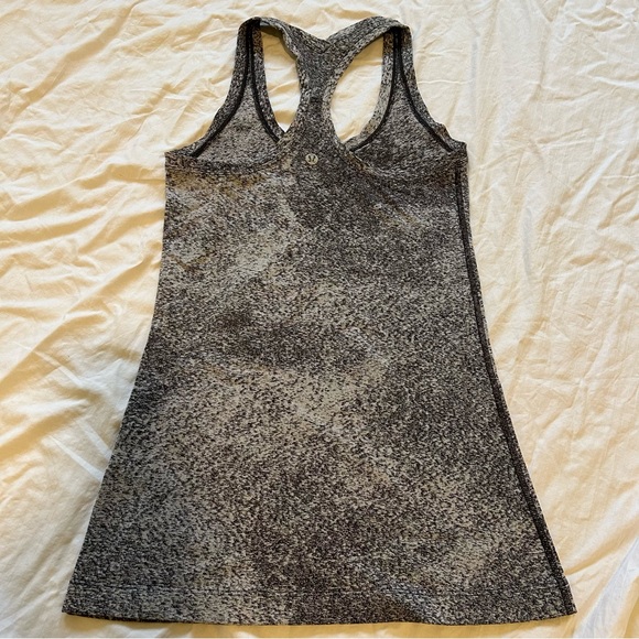 Lululemon racer back tank top workout shirt size 4 - Picture 5 of 5